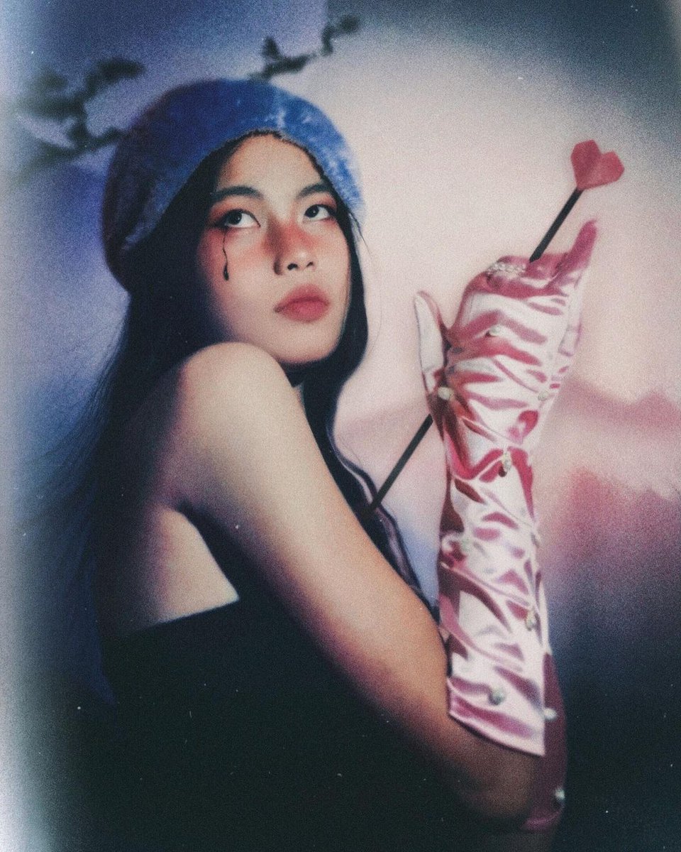 cafewindows's tweet photo. "self-sabotage" photographed &amp; directed by @/drctdby.mrk 💘 https://t.co/TlNJ9LHcZl