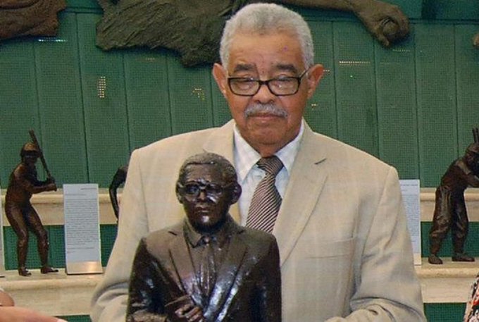 RUBÉN DICE ADIÓS
15 de enero de 2018: Falleció en Porlamar, estado Nueva Esparta, el periodista deportivo Rubén Mijares, venezolano muy humilde que luchó contra todas las adversidades posibles, para lograr el éxito en su profesión. (Hilo)