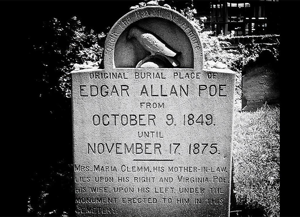kuriosetage's tweet photo. Bis 2010 erschien am 19. Januar ein Unbekannter am Grab Edgar Allan Poes. 😲 2015 kehrte er zurück. Ein Bericht über den Tag des Poe Toaster. #PoeToaster #TagderPoetoaster #EdgarAllanPoe #19januar
https://t.co/0ABiUTlwqB https://t.co/9E9UBuSHUv