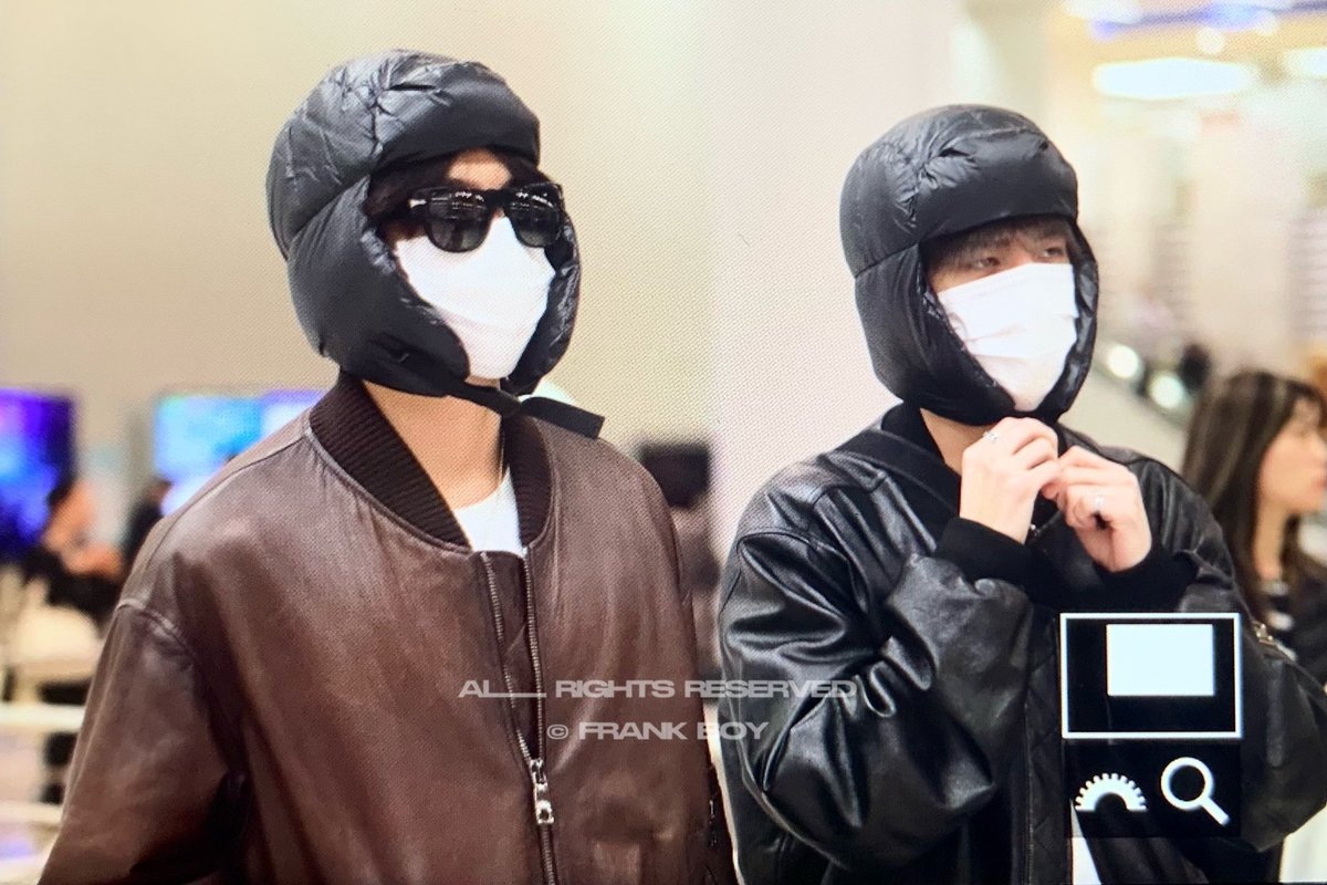 이랫던 남자들이 이런 퍼포먼스 선보이면서 입국하니까 뒤집어지게 행복해짐