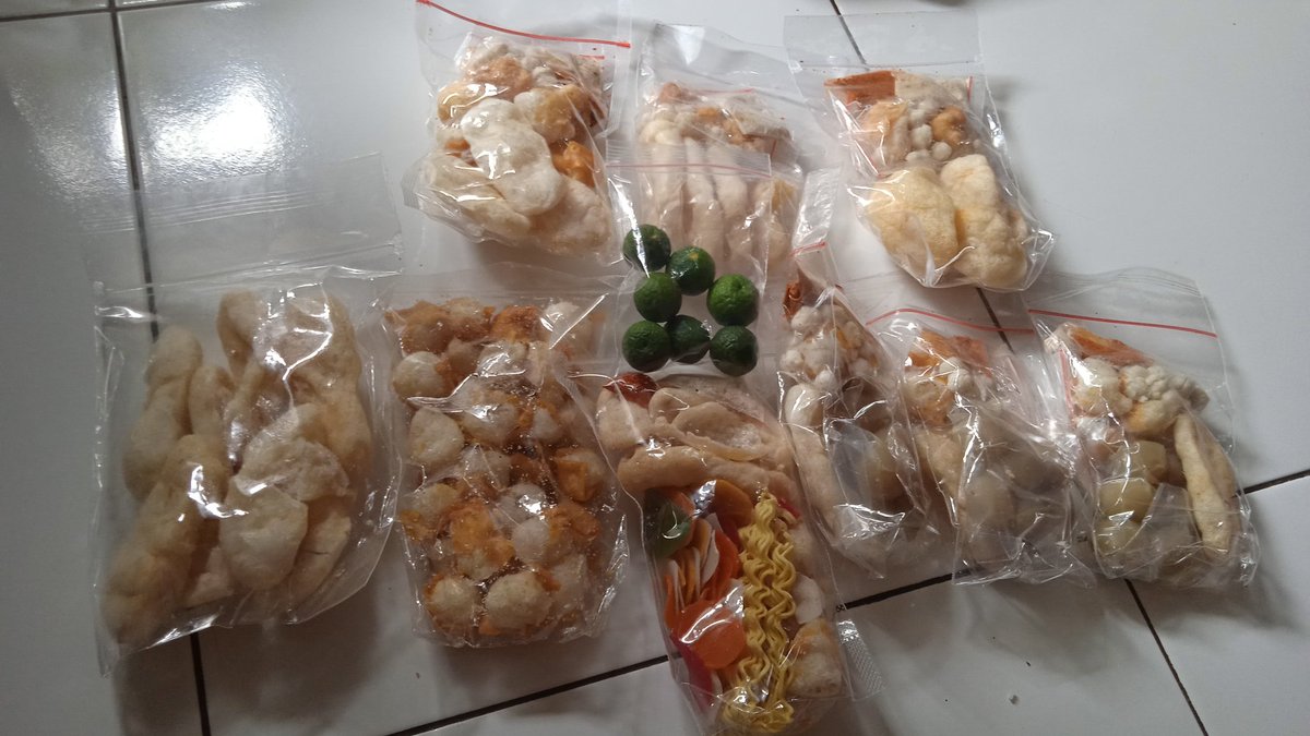 ernamaZAYN's tweet photo. @FOODFESS2 Beli boci instant, barusan dimasak. Foto buat ulasan sih ini https://t.co/SlkADcg5v0