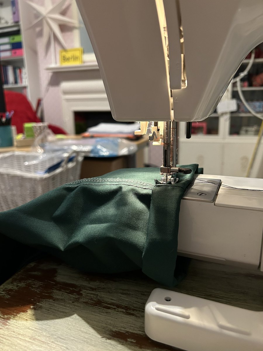 NorthStarRehab's tweet image. The sewing machine is out and the green flares have been taken up…. Good luck to all the #OccupationalTherapy #firstyear #students stepping out on their first #placement! Watch out London, there’s another green-legged Kings about 💚🤸🏼‍♀️✨@KilbrideCherry @DianePlayford @LSBU