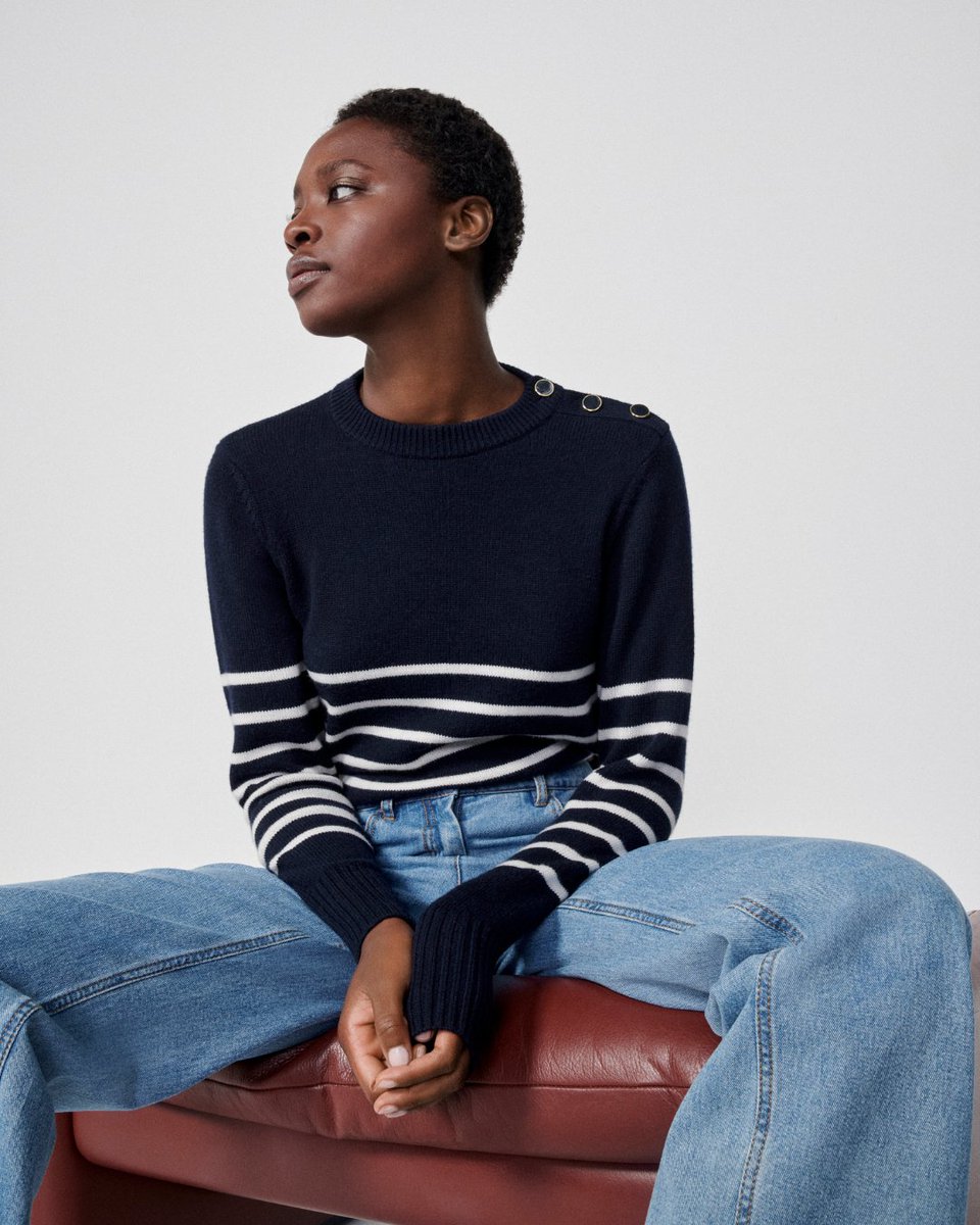 The Les Signatures Breton jumper is a timeless piece for any capsule wardrobe. Shop all jumpers, cardigans and sweatshirts in the January Sale with up to 50% off bit.ly/3vpDDMS
