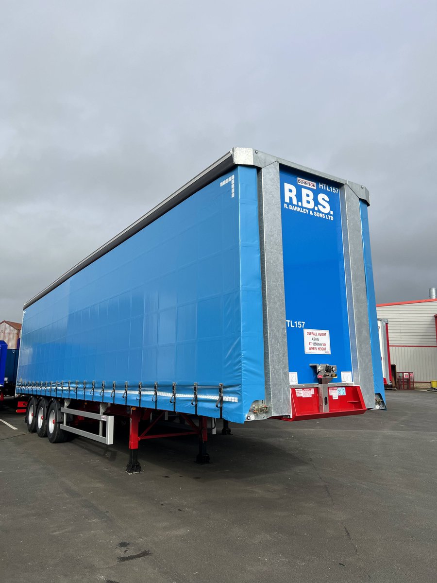 DennisonTrailer's tweet photo. Brightening up Blue Monday with this beauty!
#WereRightBehindYou #Trailers #Curtainsider https://t.co/UZPIPRjYH0