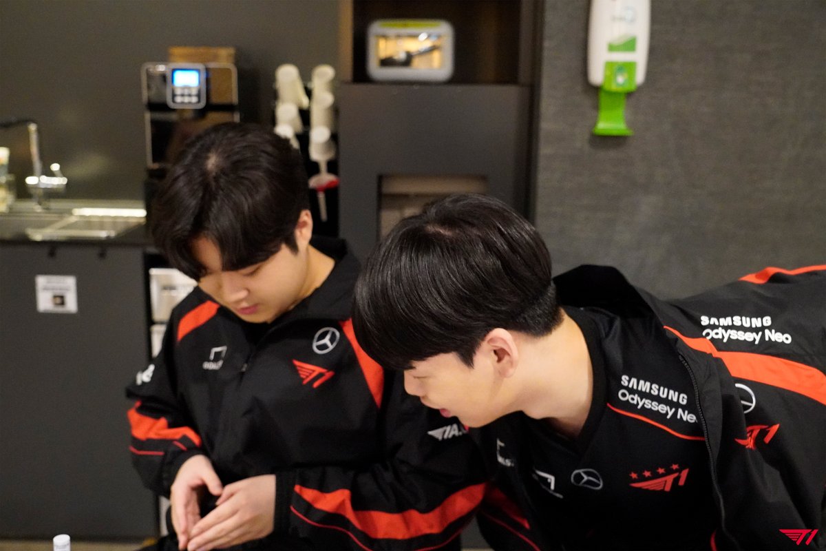 T1 LoL (@t1lol) on Twitter photo 