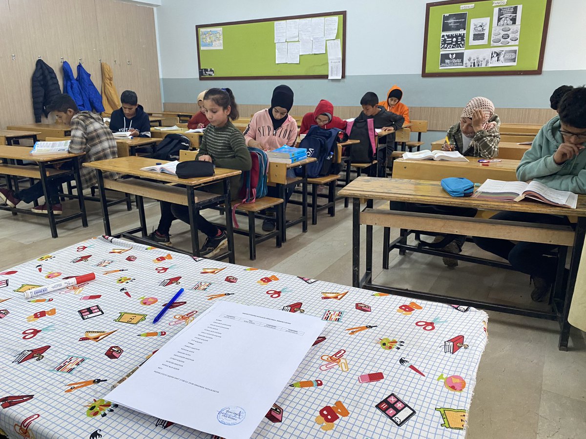 harrancalt's tweet photo. ✍️ #Bigep kapsamında öğrencilerin ödevlerini daha rahat şekilde yapabilmeleri ve soru çözümü yapıp deneme sınavlarına daha iyi hazırlanabilmeleri için yapılan akşam etütümüzden karaler…

@HarranKaymakam 
@MemHarran 
@ASUTAYMEHMET 
@bigepurfa https://t.co/OGLYqlobhP