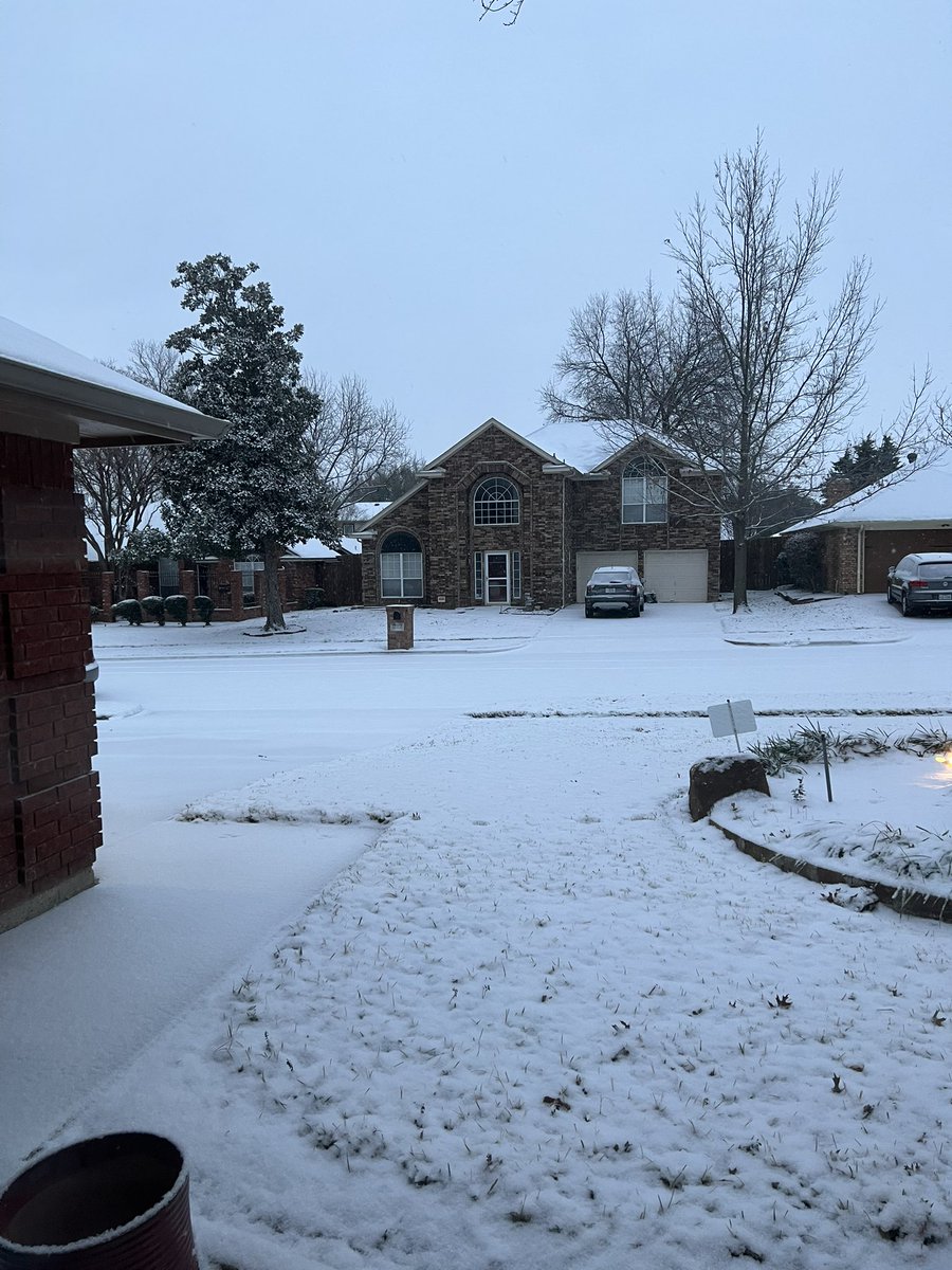 Sandyy08's tweet photo. @wfaaweather Euless just across 360 from DFW https://t.co/TQIziZeRwB