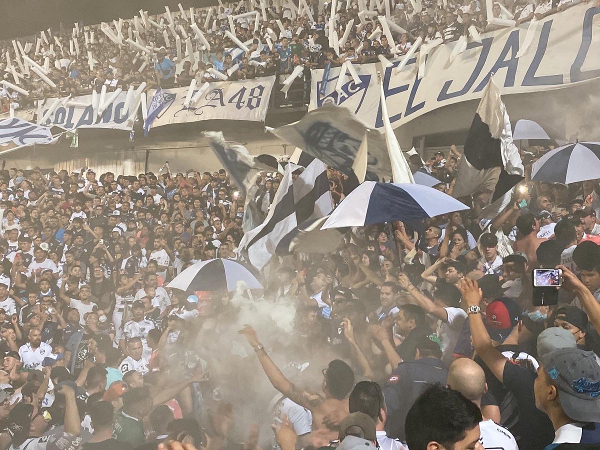 NEC_QAC's tweet photo. Vamos #Quilmes at #BlueMonday #LunesAzul https://t.co/8violLx9aQ