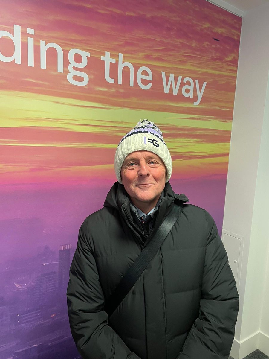 PorterfieldPR's tweet photo. Wow these #EG #Propski Bobble hats are just the answer in this chilly weather. A very kind gift from the excellent editorial team. Thanks again. https://t.co/pTuOHCkaAH