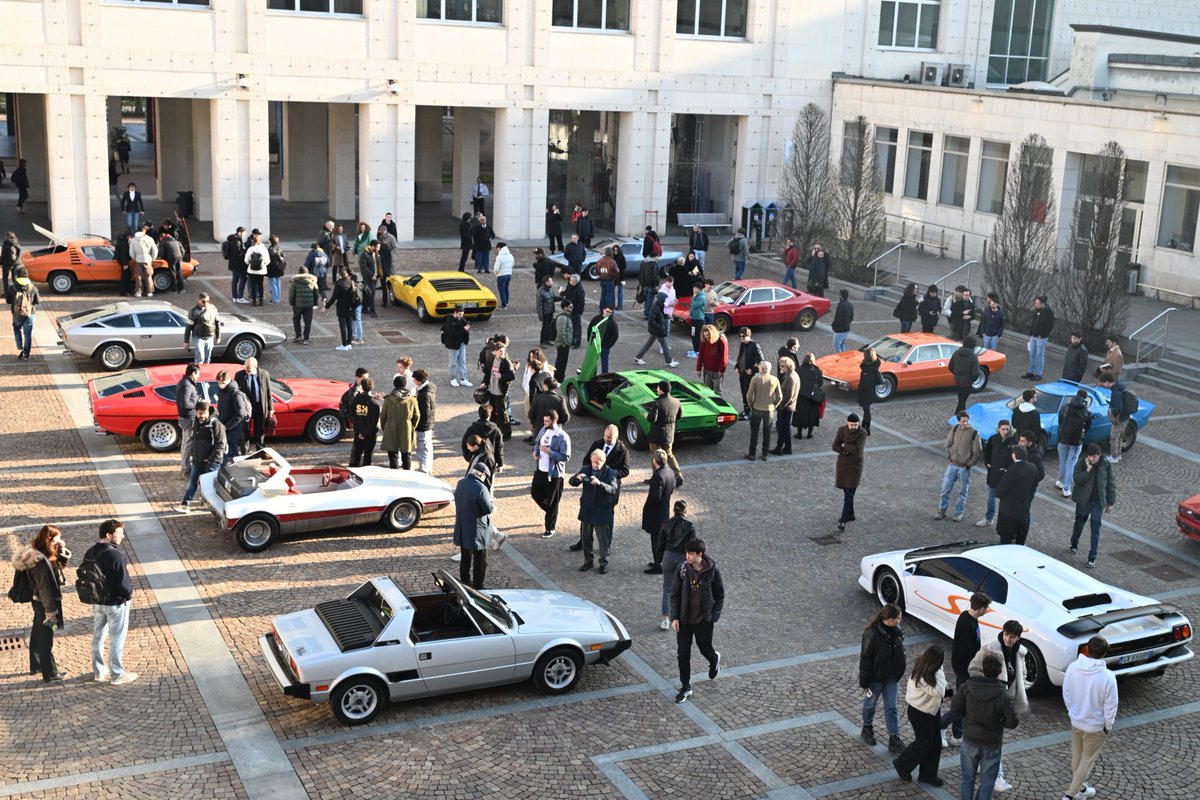 PoliTOnews's tweet photo. A Marcello Gandini, car-designer di fama mondiale, la Laurea Honoris Causa in Ingegneria Meccanica: il #PoliTO ha conferito il riconoscimento per l'eccezionale contributo di Gandini alla storia del design dell'autoveicolo
➡️https://t.co/fWQMpD6FDD
#PoliFlash #DIMEAS https://t.co/lFmqEByAfK