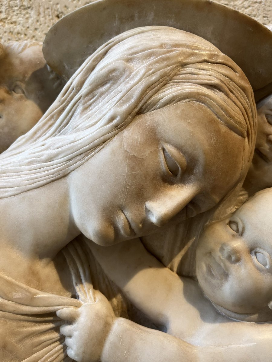 MilovanCavor's tweet photo. La tendresse maternelle à la Renaissance 
🔹Vers 1480 @MuseeLouvre https://t.co/nQduISC05k