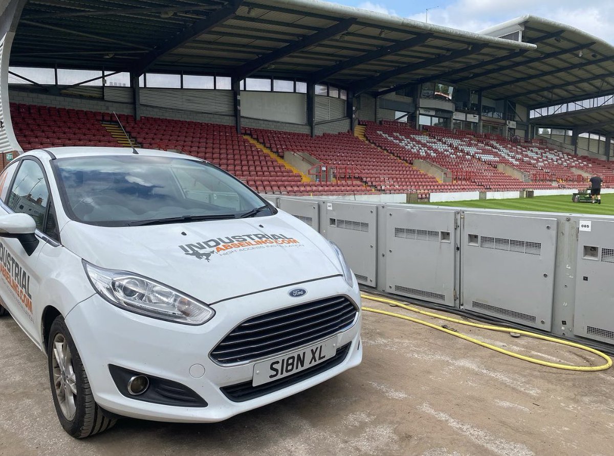 IndAbs01's tweet photo. We carry out works to stadiums across the UK ⚽️ #stadiumbranding #staduimsignage #industrialabseiling #wrexham #wrexhamafc https://t.co/WMn0KwvdD5