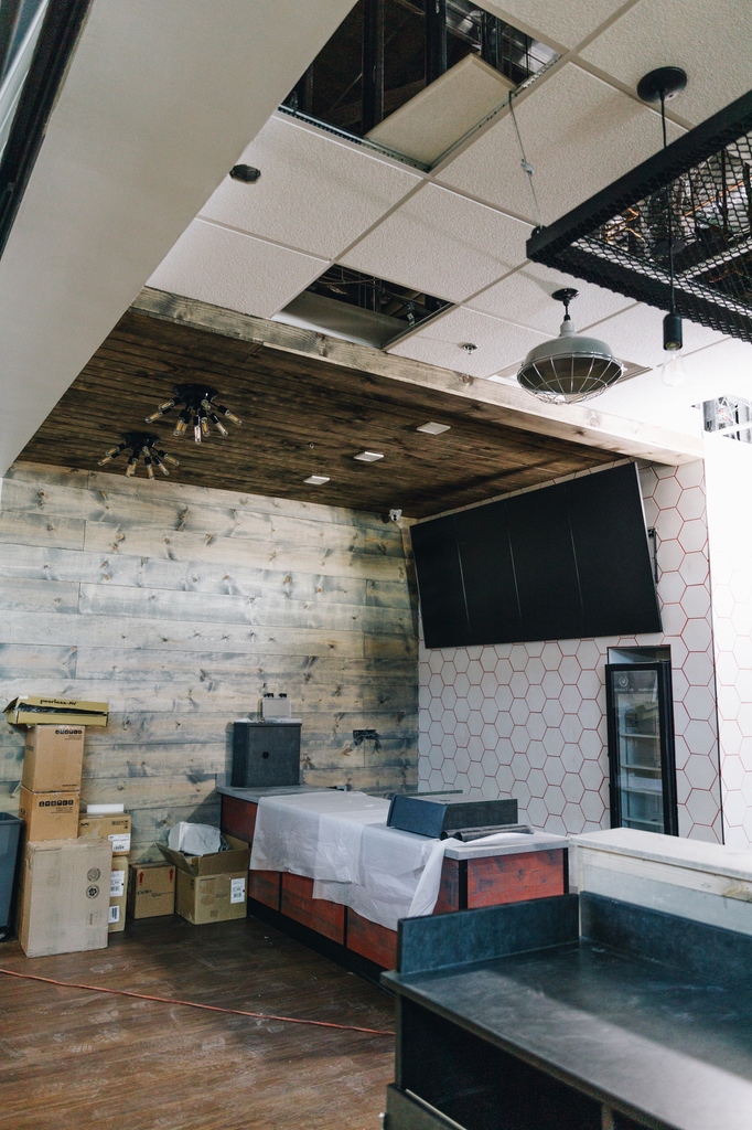 flyxna's tweet photo. Slim Chicken's is coming along! Who's excited for the new restaurant option? 🤩
.
.
#SlimChicken's #newrestaurant #airportlife #flyxna #NWArk https://t.co/YP2Ea1yRCP