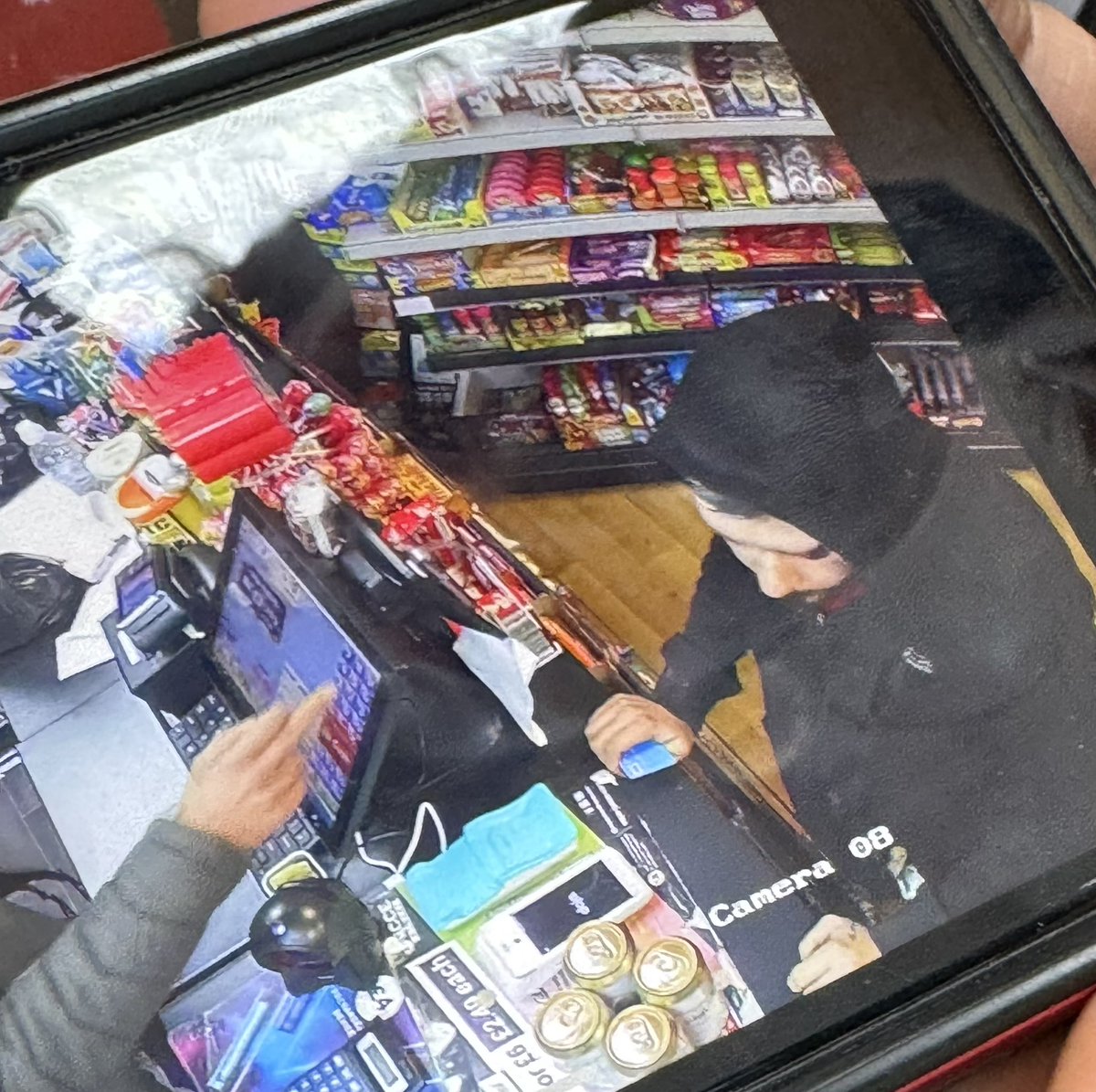 stevenabrahams1's tweet photo. Any #twitterblades from Edlington area can identify this scumbag using my stolen Co-op card last night? Looks like a tattoo on left hand below thumb. Please retweet. I want a name please Twitter!!👍🏻 https://t.co/IhU8Lqa76B