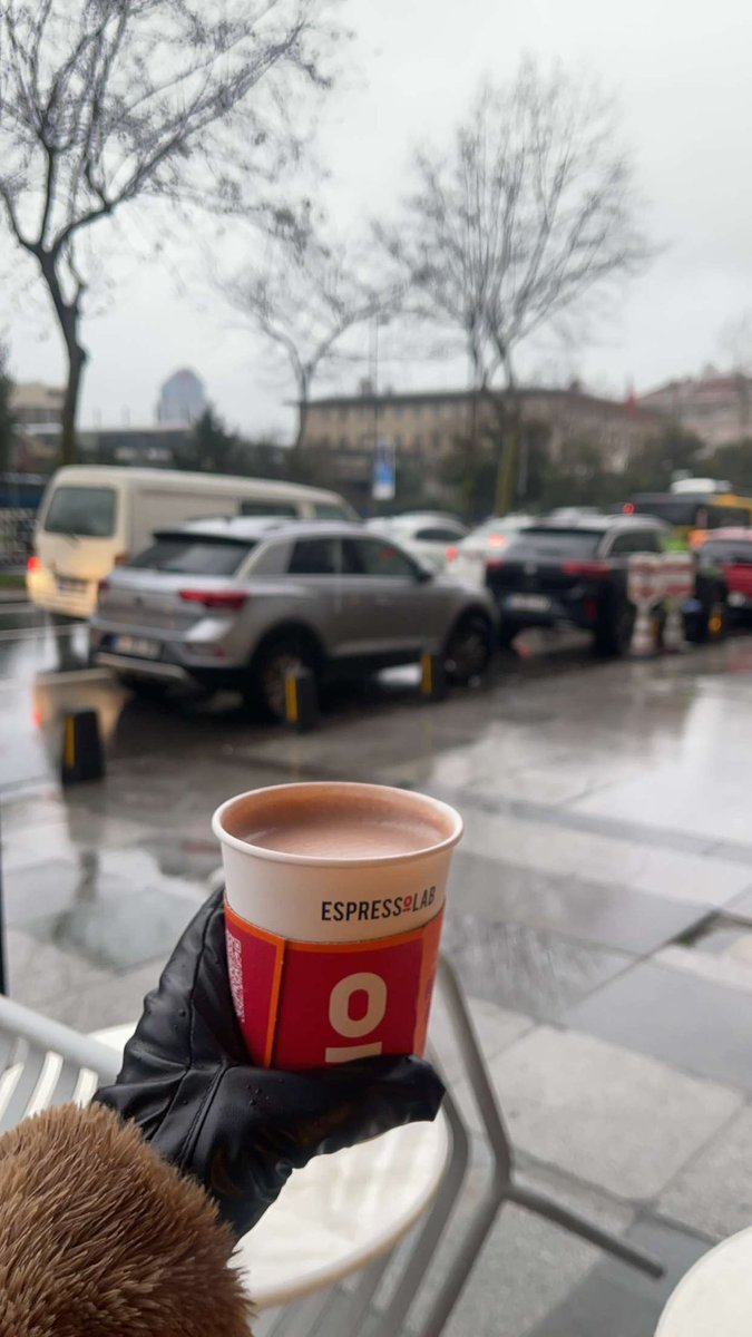 YUsralsharif_'s tweet photo. once upon istanbul ☃️🧸🧡💕!! https://t.co/bWgz0qIEfF