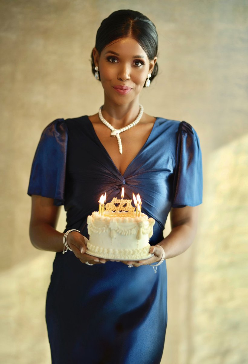 idillionaire's tweet photo. Celebrating my birthday today! 🎂✨💐  Grateful for this new year of my life and the beautiful blessing ahead! 🥰❤️ I welcome your prayers, good energy, and kind words. 🎉 https://t.co/WPpWBgg0BE