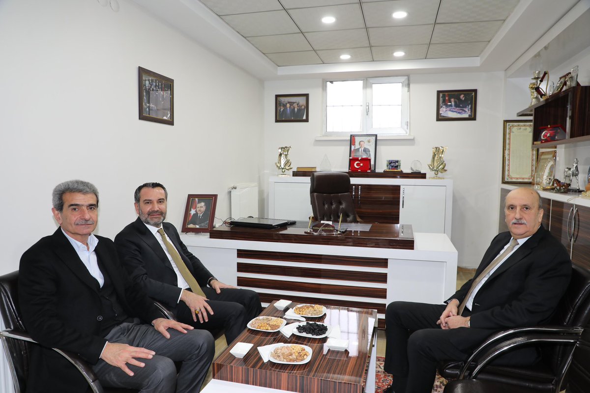 sahin_serifoglu's tweet photo. Birbirinden değerli çalışmaları ile Elazığ’ımıza değer katan önceki dönem Belediye Başkanlarımızdan kıymetli büyüğümüz Sayın Süleyman Selmanoğlu’nu ziyaret ettik.

Misafirperverliklerinden ve hoşsohbetlerinden dolayı Sayın Başkanımıza teşekkür ediyorum.

@RTErdogan @Akparti 
@erkankandemir @yzyilmaz55 @Selmanoglu23