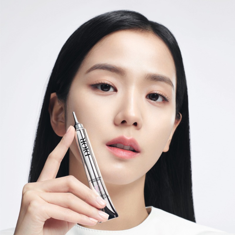 SunshineJisoo2's tweet photo. Jisoo looks 18 i told you 😌
#JISOO #지수 #블랙핑크 #Dior #DiorBeauty #CaptureTotale
📎https://t.co/mrTkfkUKrU https://t.co/EYwbvVT1ea