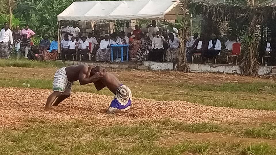 glacodcameroon's tweet photo. GLACOD CAMEROON PROMOTING THE RICH CULTURAL HERITAGE OF THE BAKWERI PEOPLE IN 10 VILLAGES IN LIMBE SUB-DIVISION. THE TRADITIONAL WRESTLING.
#culture 
#CultureofJOY 
#CultureCauses 
@CapeTownCCID 
@MenEngageAfrica 
@MenEngage https://t.co/EOk5yktITz