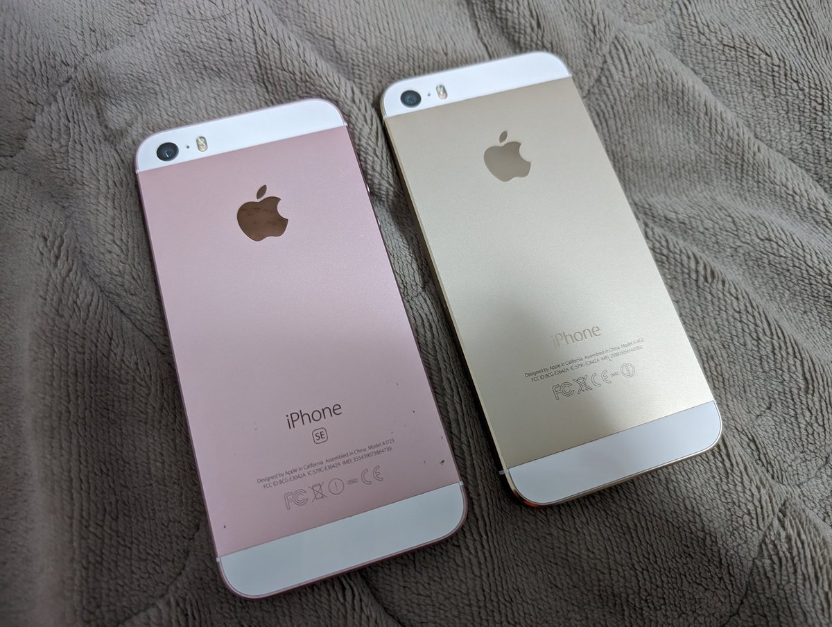 stkn2668's tweet image. Two iPhones running original iOS version(major version).

iPhone 5s running iOS 7.0.4
iPhone SE running iOS 9.3.3

#iPhone5s
#iOS7
#iPhoneSE
#iOS9