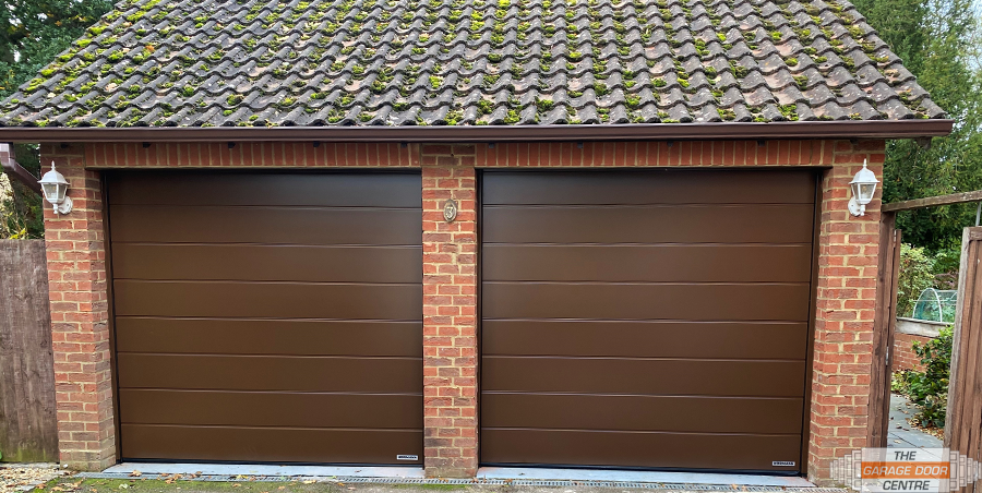 TheGDC's tweet photo. Feeling the chill this winter?❄

Our sectional garage doors are excellent at keeping your garage door warmer due to their 40mm thick, insulated and super study panels.

Here are just some of our recent sectional projects!

Contact us today:
📞 01933 229135 https://t.co/ghSCagXHCK