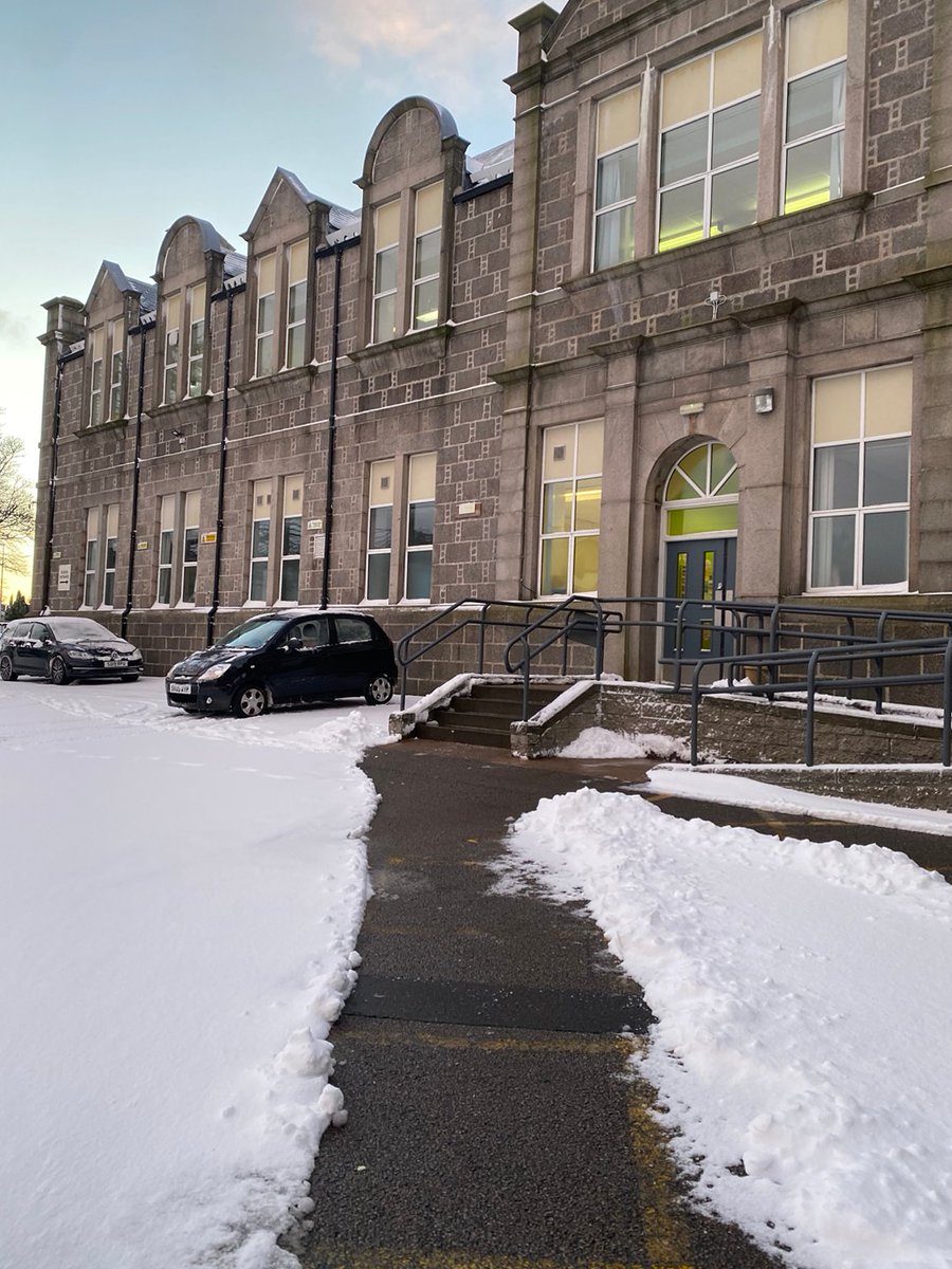 hablegroup's tweet photo. Hello, Aberdeen 👋

We are delighted to be here for the go-live of one of our most exciting projects with our friends at Microsoft. Helping teaching staff across the city move to Microsoft 365.

A brilliant day despite the #snow and -1°C temperatures!

#TeamHable 💚❄️ https://t.co/99rQVjr27H