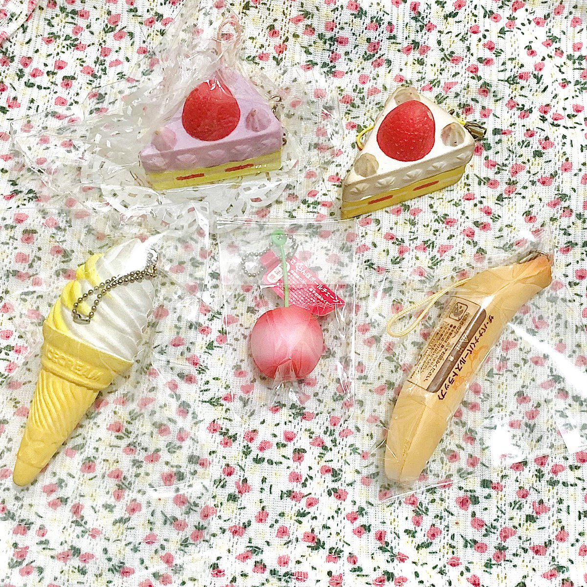 fonchibii's tweet photo. ibloom rare vintage 🌷
Cake 🍰 200(new)/60
Ice cream 🍦 150
Cherry 🍒 150
Banana 🍌 150 #สกุชชี่ #สกุชชี่มือสอง #ของเล่นมือสองญี่ปุ่น #ของเล่น https://t.co/XGWmmo6ZuP