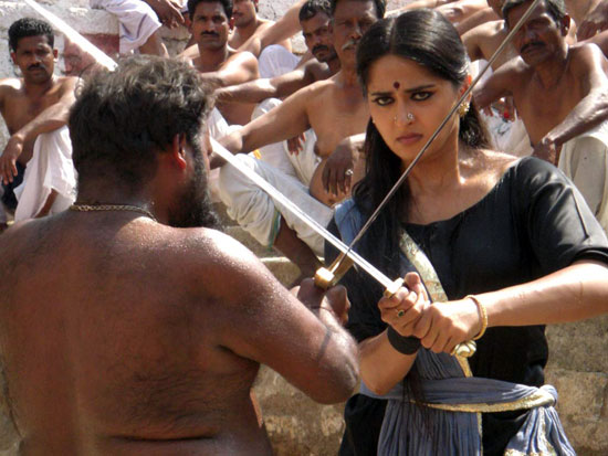 SweetyShettyFb's tweet photo. Never saw crowd in a queue for a long time just to get a ticket for Woman-centric film until #Arundhati released! She changed the dynamics of South Indian Cinema 🛐💥

#15YearsForAnushkaArundhati #AnushkaShetty @MsAnushkaShetty https://t.co/87QiTXjfTJ
