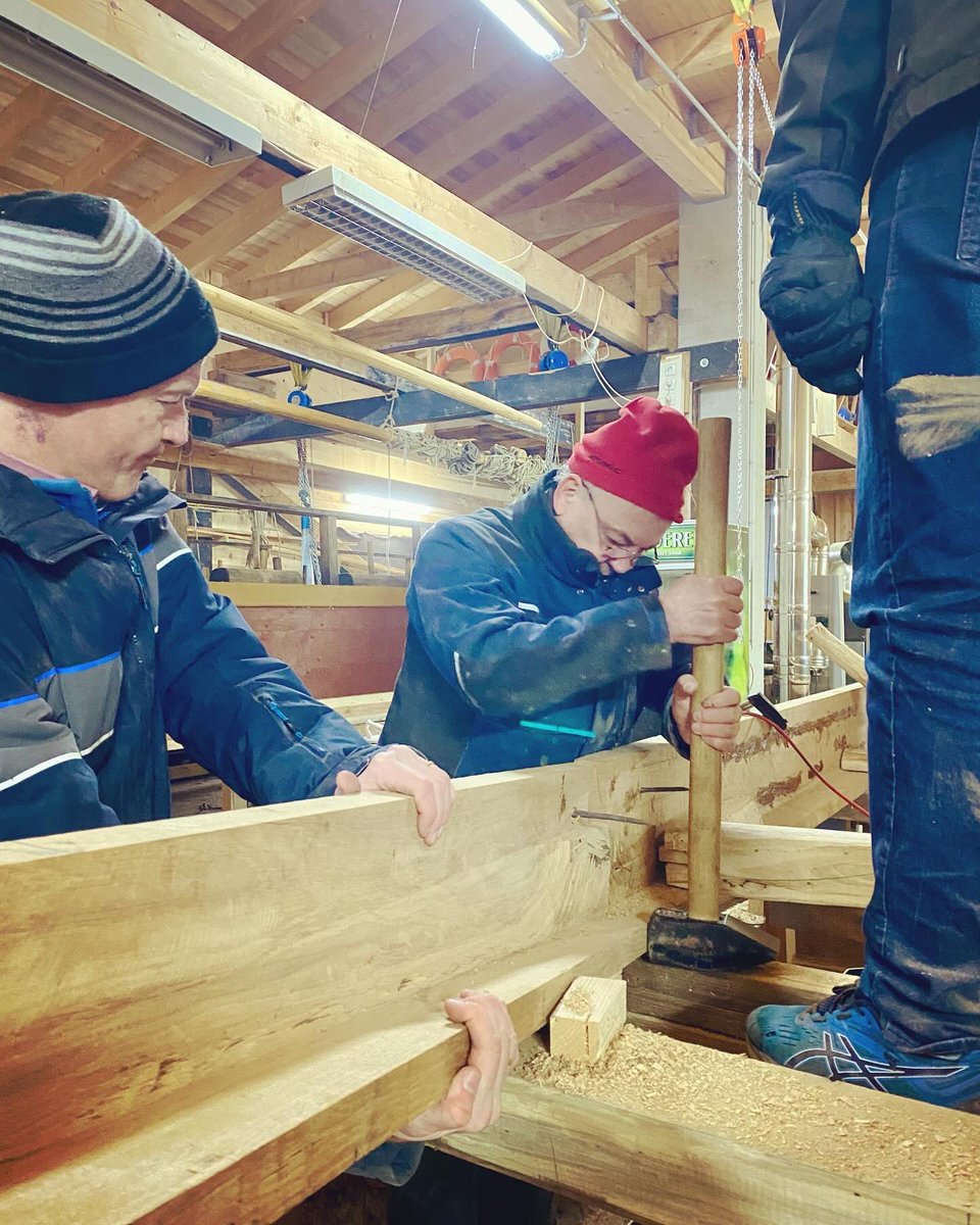 BoatsRoman9331's tweet photo. The winter break is over and we were busy again last week. The catapults were prepared for further tests and the Arcuballista (the ancient pre-version of the medieval crossbow) continued to be built. https://t.co/soth2NfMpN