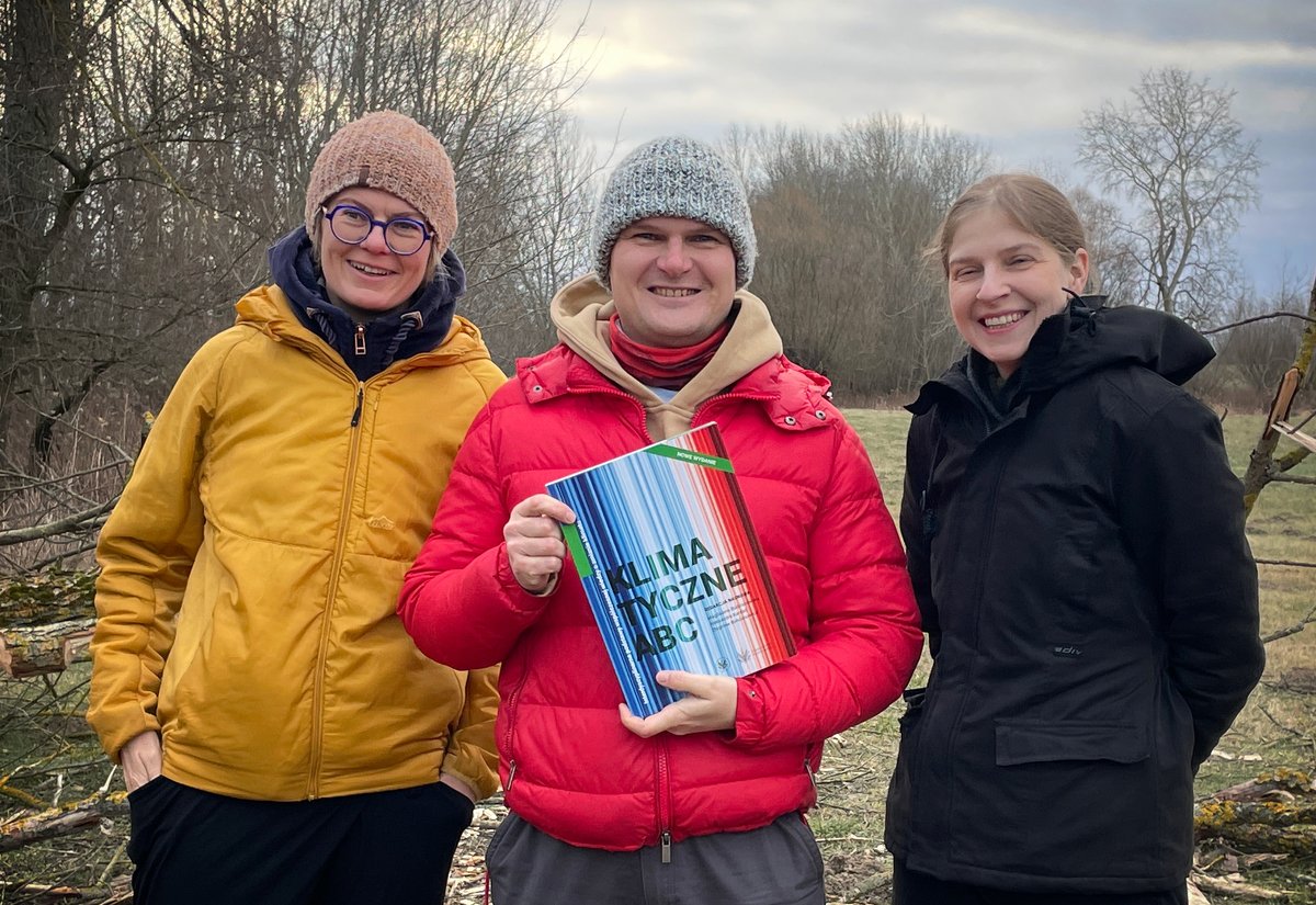 Zapraszamy po nowe wydanie #KlimatyczneABC dostępne w bezpłatnej wersji elektronicznej i płatnej papierowej. Zaglądajcie na klimatyczneabc.uw.edu.pl  

#klimat #globalneocieplenie #zmianaklimatu <a href="/UniWarszawski/">Uniwersytet Warszawski</a> <a href="/WydawnictwaUW/">Wydawnictwa UW / University of Warsaw Press</a> <a href="/cwid_uw/">Centrum Współpracy i Dialogu UW</a>