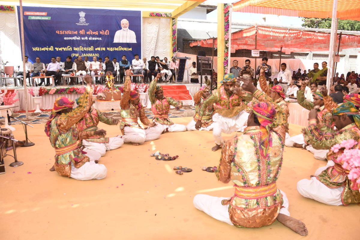 આજ રોજ પ્રધાનમંત્રી જનજાતિ આદિવાસી ન્યાય મહાઅભિયાન (પીએમ-જનમન) કાર્યક્રમનું આયોજન કરવામાં આવ્યું જેમાં સુરેન્દ્રનગર જિલ્લામાં વસતા કુલ-૮ ગામોના આદિમજુથના પરિવારોને સરકારની વિવિધ યોજનાના લાભોથી લાભાન્વિત કરવામાં આવ્યા.
<a href="/CMOGuj/">CMO Gujarat</a> <a href="/InfoGujarat/">Gujarat Information</a> @Info_Srn