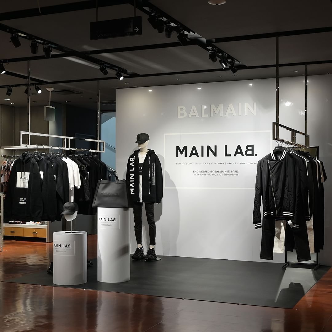 mayu_pt03's tweet photo. Pop-up Store #BALMAINMAINLAB ที่ญี่ปุ่น โคตรเท่ มีสไตล์เว่อ 😍
#BALMAIN @Balmain
#PatrickFinkler #แพทริค #แพทริคณัฐวรรธ์ @patrick_pppat https://t.co/tA4YIEa6Rs