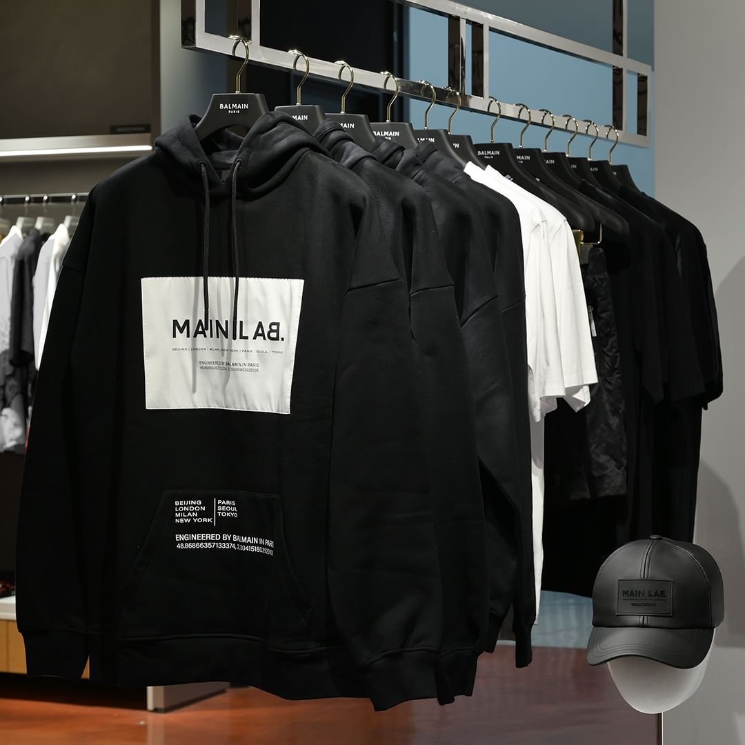 mayu_pt03's tweet photo. Pop-up Store #BALMAINMAINLAB ที่ญี่ปุ่น โคตรเท่ มีสไตล์เว่อ 😍
#BALMAIN @Balmain
#PatrickFinkler #แพทริค #แพทริคณัฐวรรธ์ @patrick_pppat https://t.co/tA4YIEa6Rs