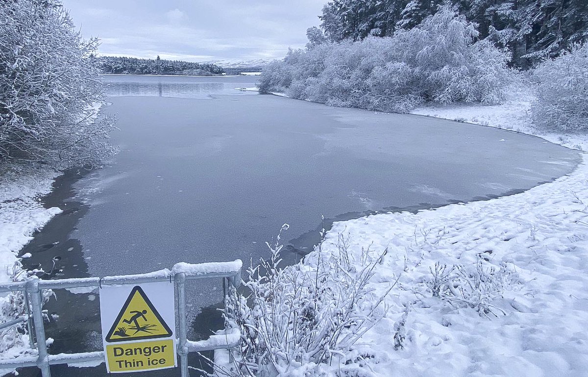 scottish_water's tweet photo. #BeWinterWise - If you're out &amp; about, please #StaySafe. Winter waters are very dangerous. It can be tempting to play on the ice formed on open water, but please don't test it! Keep a safe distance from ANY open water.

Info at: https://t.co/mkVPF9CUTW

📍 Gladhouse Reservoir⁣ https://t.co/S3QSPUrIsr