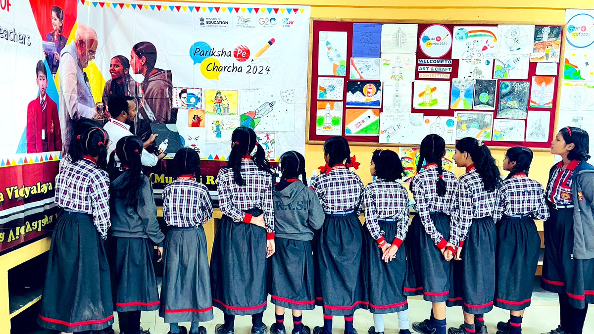 KvAurangabad's tweet photo. Exploring the cosmos through creativity! 🚀🎨 Our art and craft exhibition brilliantly merges the artistic spirit with India's space mission. From celestial paintings to miniature rocket models, witness the fusion of imagination and science. #SpaceArt #ISROMagic ✨🌌 #PPC2024 https://t.co/VKIOL7vgTV