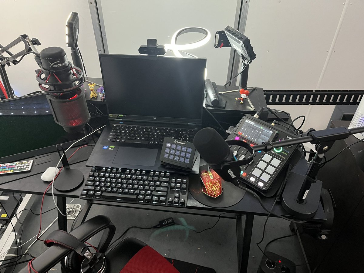 I quit my job, left my girlfriend, moved to a town where I knew no one, and went all in on trying to make a career out of web3 in the depth of a bear market. I slept on the floor of an RV and worked out of a storage trailer in extreme solitude every day from 6am to 6pm for 18