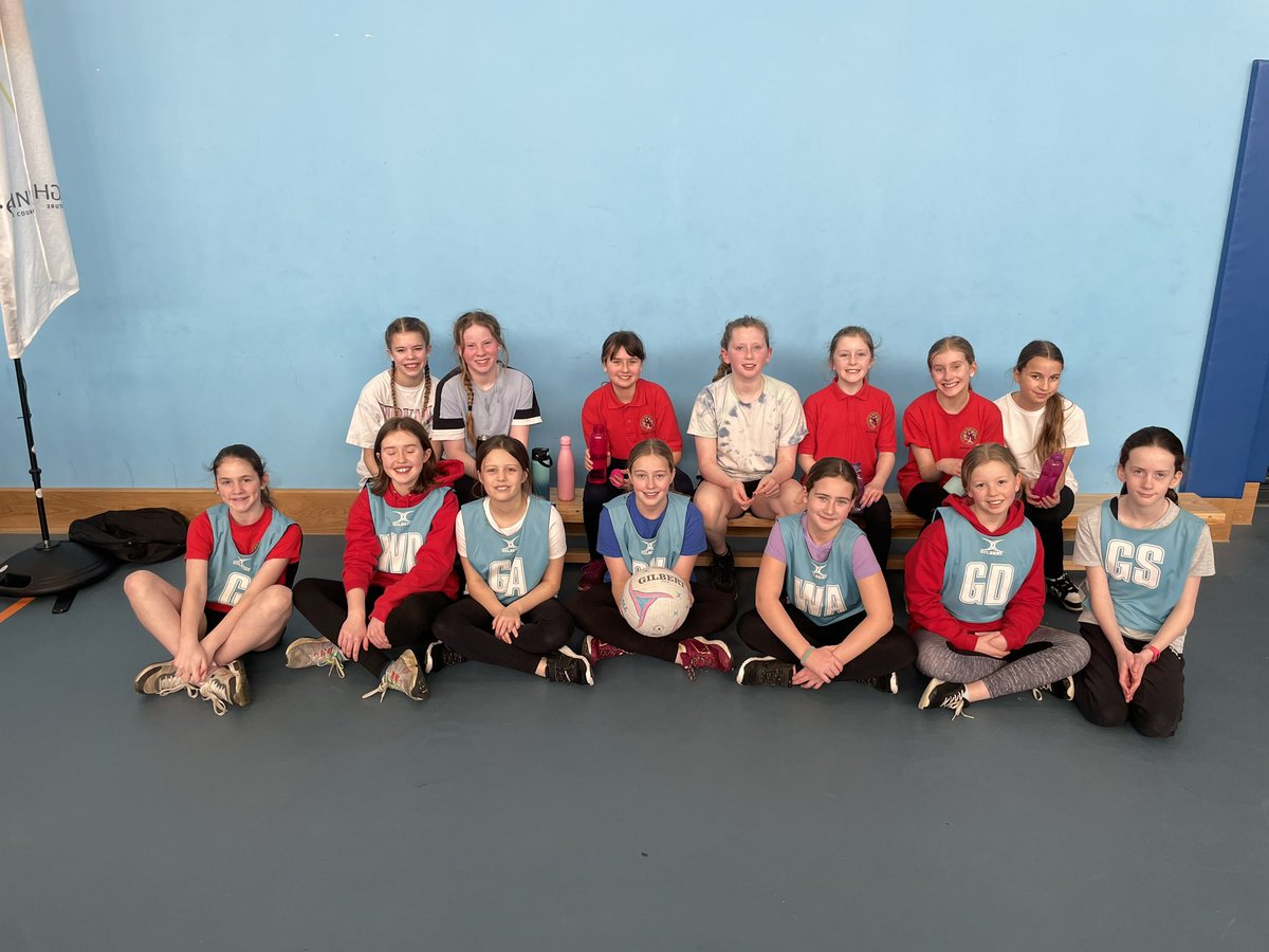 MrsGibson_1's tweet photo. A great day with P7 girls netball at our first ever event/game as a team! Thank you for a great morning at the EPSSA winter tournament! Well done everyone ⭐️  @Deanparkprimary https://t.co/6jY7QrnlFS
