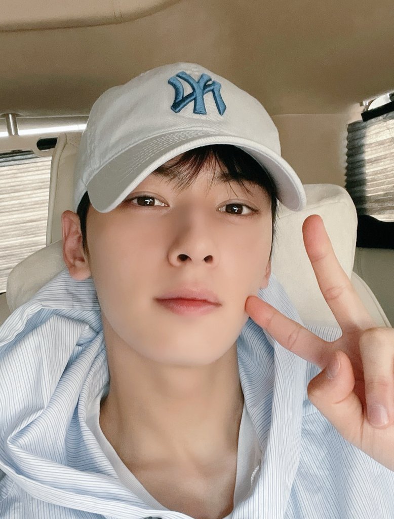happy_young0330's tweet photo. 마음이 따뜻한 동미니
너의 마음처럼
따뜻한 밤이길

차나잇👋

#차은우 #CHAEUNWOO https://t.co/Ln9LeYL0I3
