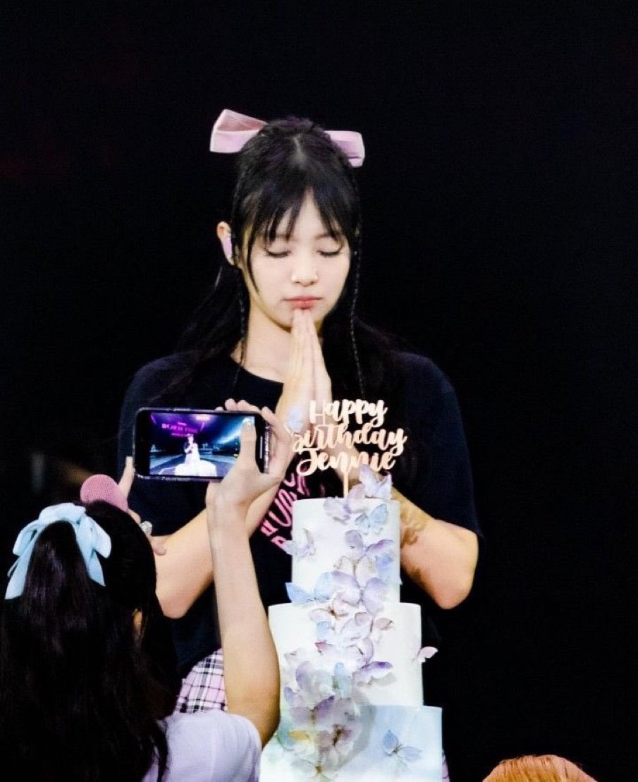 Jennie Global Union tweet media
