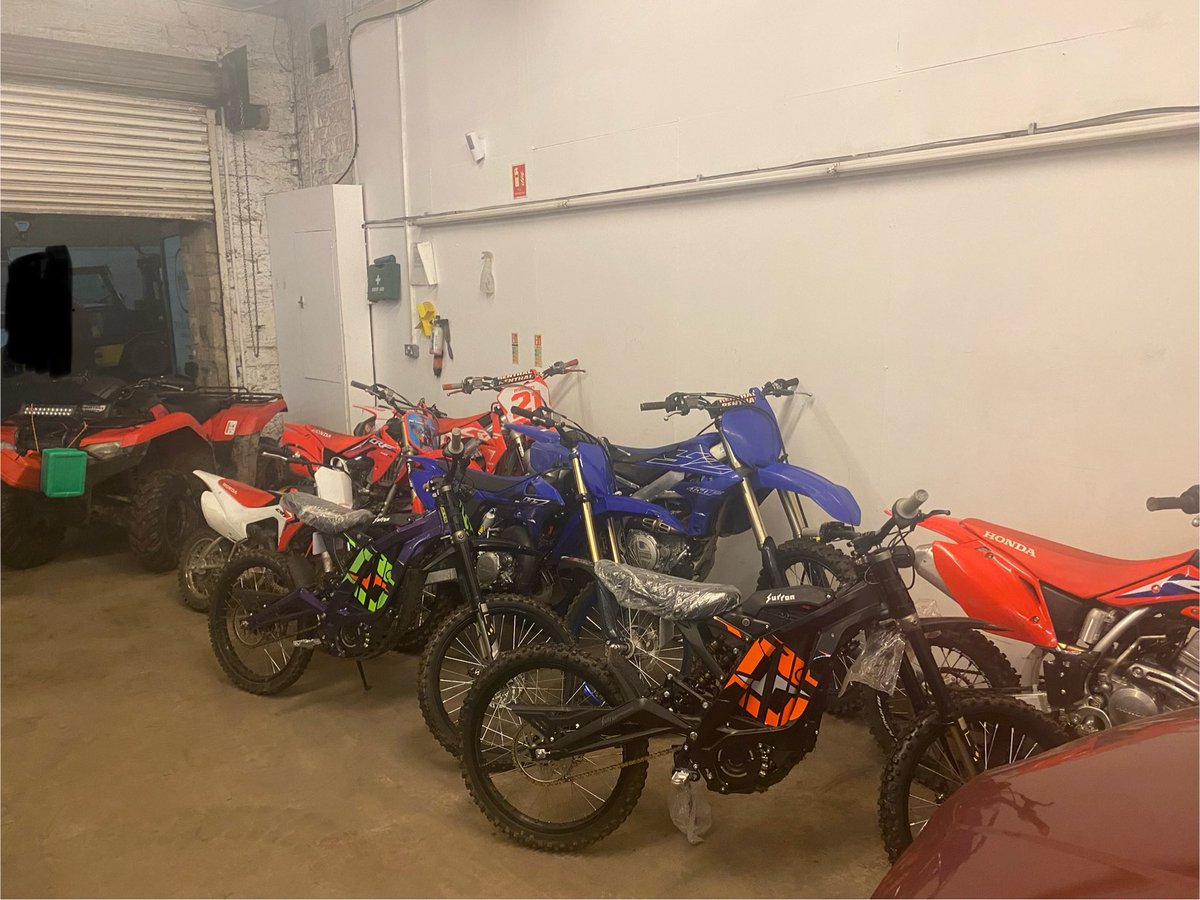 Great Result last night! 

T4 RPU West seized 8 Bikes, 1 Quad &amp; 2 vans, due to all being driven antisocially in and around the Town centre of Huddersfield. 

This also lead to 2 arrests for suspected theft of Motor vehicles 

<a href="/WYP_SpecialsRPU/">WYP Roads Policing Unit Specials</a>
<a href="/WYP_RPU/">WYP Roads Policing Unit</a>