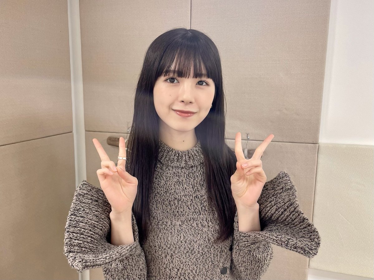 nogizaka46's tweet photo. 本日1月15日(月)19:00頃～、 #SHOWROOM 「#のぎおび 」に #筒井あやめ が出演します🥰

皆さま、ぜひご覧ください🌷

https://t.co/qVFxHUE6jg

#乃木坂46 https://t.co/W5o8TLugao