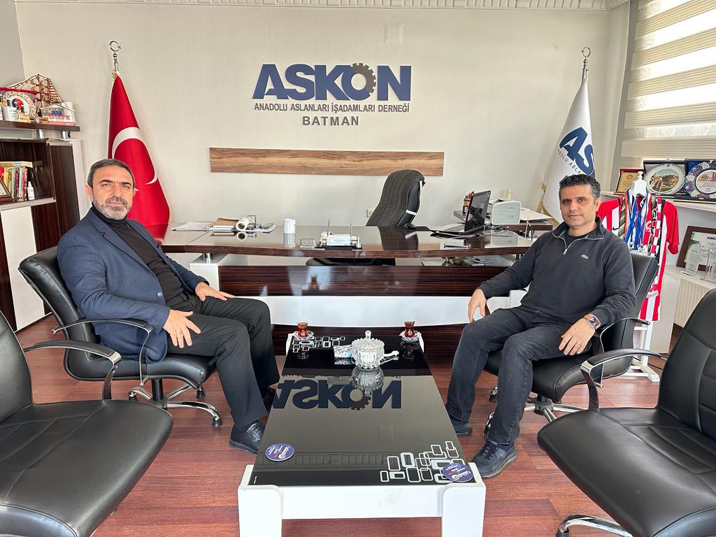 serhatnasiroglu's tweet photo. Anadolu Aslanları İş Adamları Derneği  (ASKON ) Şube başkanı değerli  @selmannasiroglu ile Batman’da çocuklarla ilgili projeleri ve desteklerini  konuştuk . @askonbatman https://t.co/45bjLDTwqx