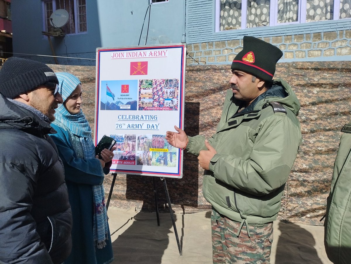 CheraghTriple's tweet photo. Let's make this day a big event for our national heroes.
76th #IndianArmyDay  celebrated at REDO coaching center Thasgam by Rular educational and developmental organization (REDO). 
Thanks to all members, staff and students for participating. 
@lg_ladakh
#ArmyDay2024 #armylover https://t.co/CkL73VoSrX
