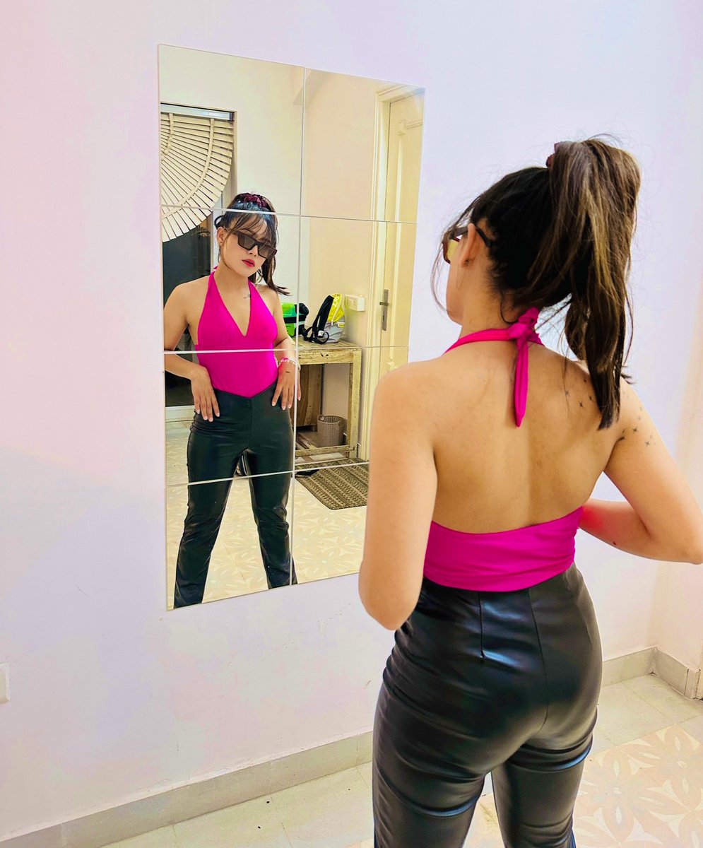 manasvini_pant's tweet image. Different ways to style Black Leather Pants by @hm - Part 2
P.s - Adding shades to any outfit boosts your confidence by 10x 🚀