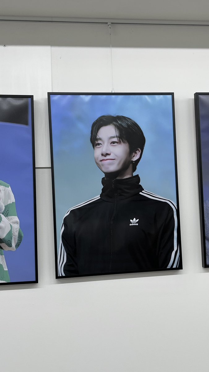 kimphilosophy_'s tweet photo. @hyungwonwaa @wondermoodhw 📍카페 도레미

@stayonmymind_hw

#STAY_ON_MY_MIND_HW
#내_마음속의_형원

디저트 키링 특전 다 소진 되어서 너무 아쉬웠음 ʚ̴̶̷̆ ̯ʚ̴̶̷̆ 늦게 온 나에 잘못
이세상 모든 개굴템 다 갖고 계신 거 같아서 존경 스러웠읍니다 멋져요••
짱 귀여운 공간❣️ https://t.co/P4s5EGPZV2