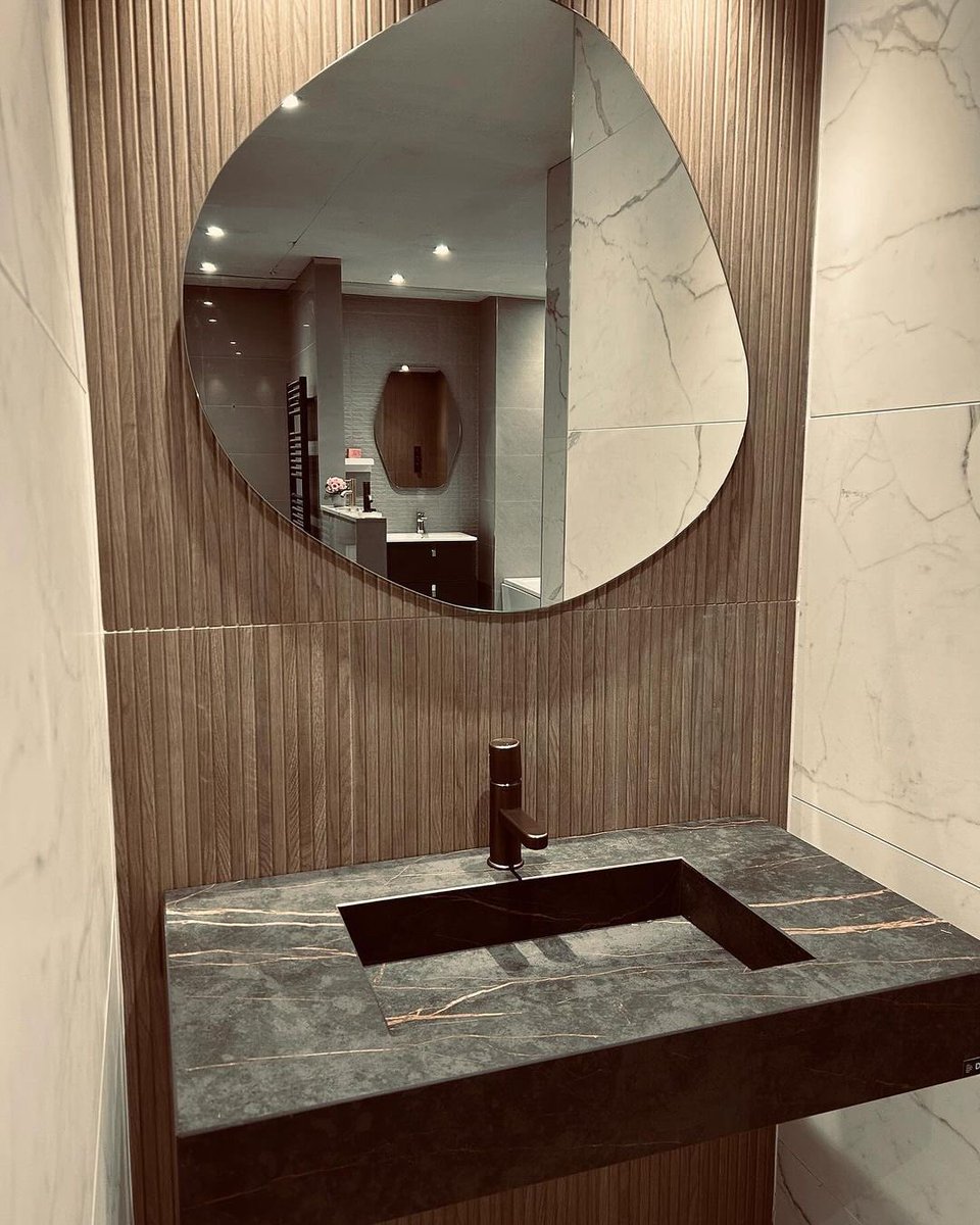 SwadlingUK's tweet photo. Thank you so much to Bathroom World for sharing these great images of our Engineer Collection.
The stunning Mono Basin Mixer has knurled detailing, bevelled edges and <H> and <C> engravings on the Mono body. We think it complements the gorgeous basin perfectly.
#basintaps https://t.co/JpJmJAP01D