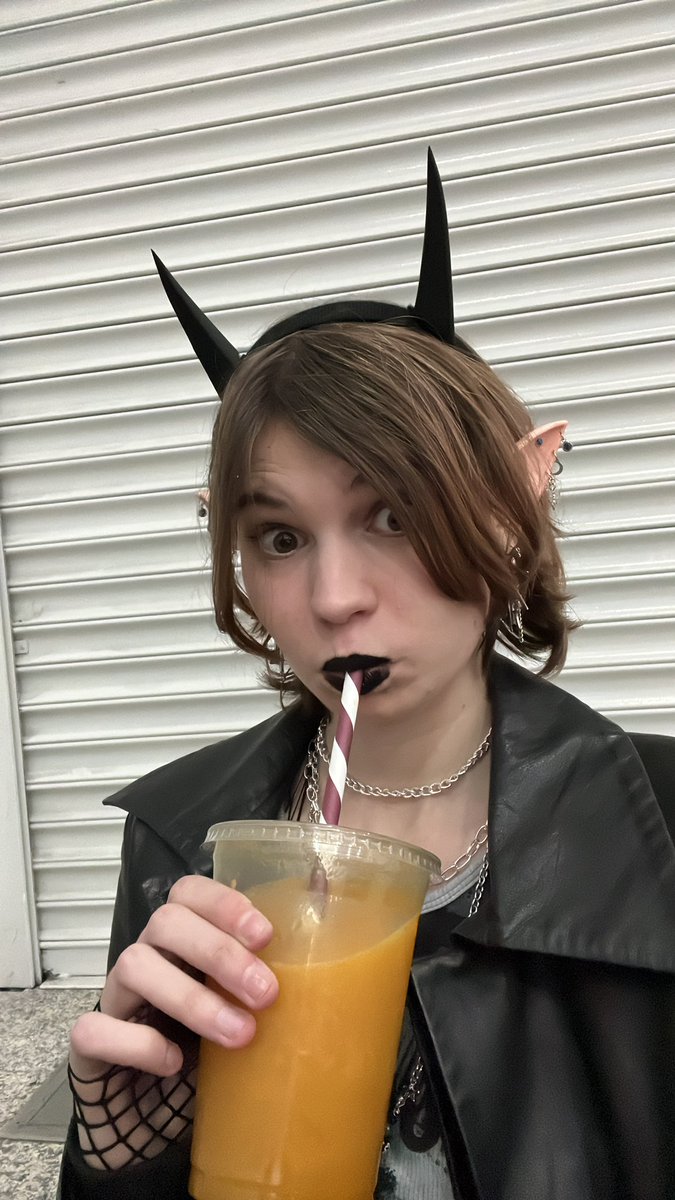 BELZOFHELL's tweet photo. // Belz <3 https://t.co/ODebZfrKnI