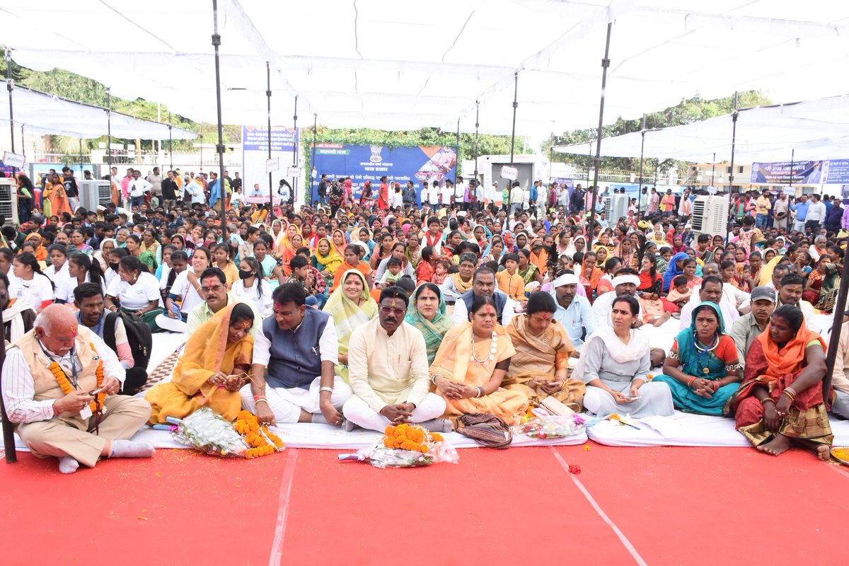 DhamtariDist's tweet photo. पीएम जनमन के तहत सेजेज नगरी में हुआ वृहद कार्यक्रम का आयोजन।
प्रधानमंत्री श्री @narendramodi ने विशेष पिछड़ी जनजाति को मिल रही योजनाओं पर वर्चुअली संबोधित किया।
#PMJANMAN
#EmpoweringTribalsTransformingIndia
#Mega_Event
#dhamtari https://t.co/mz5tWS15lH