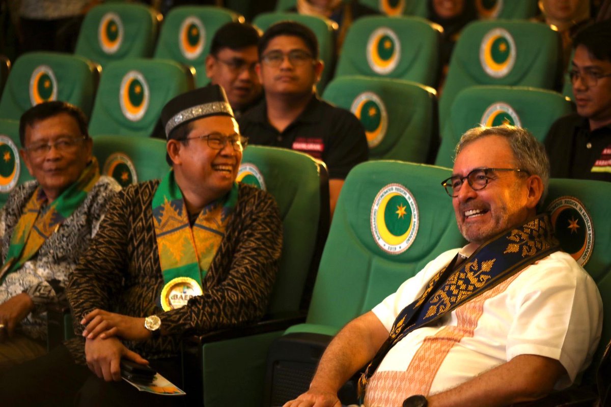 EUAmbPH's tweet photo. Launched the Bangsamoro Agri-Enterprise Programme #BAEP 🌱 today – a ₱1.2 billion project funded by the 🇪🇺 to drive #development and #inclusivity at the #BARMM. Ready to support farmers and enterprises in Basilan, Sulu, and Tawi-Tawi. 🌍 (1/2)

📍 Cotabato City

#BiyaheNiLuc #EUinPH
