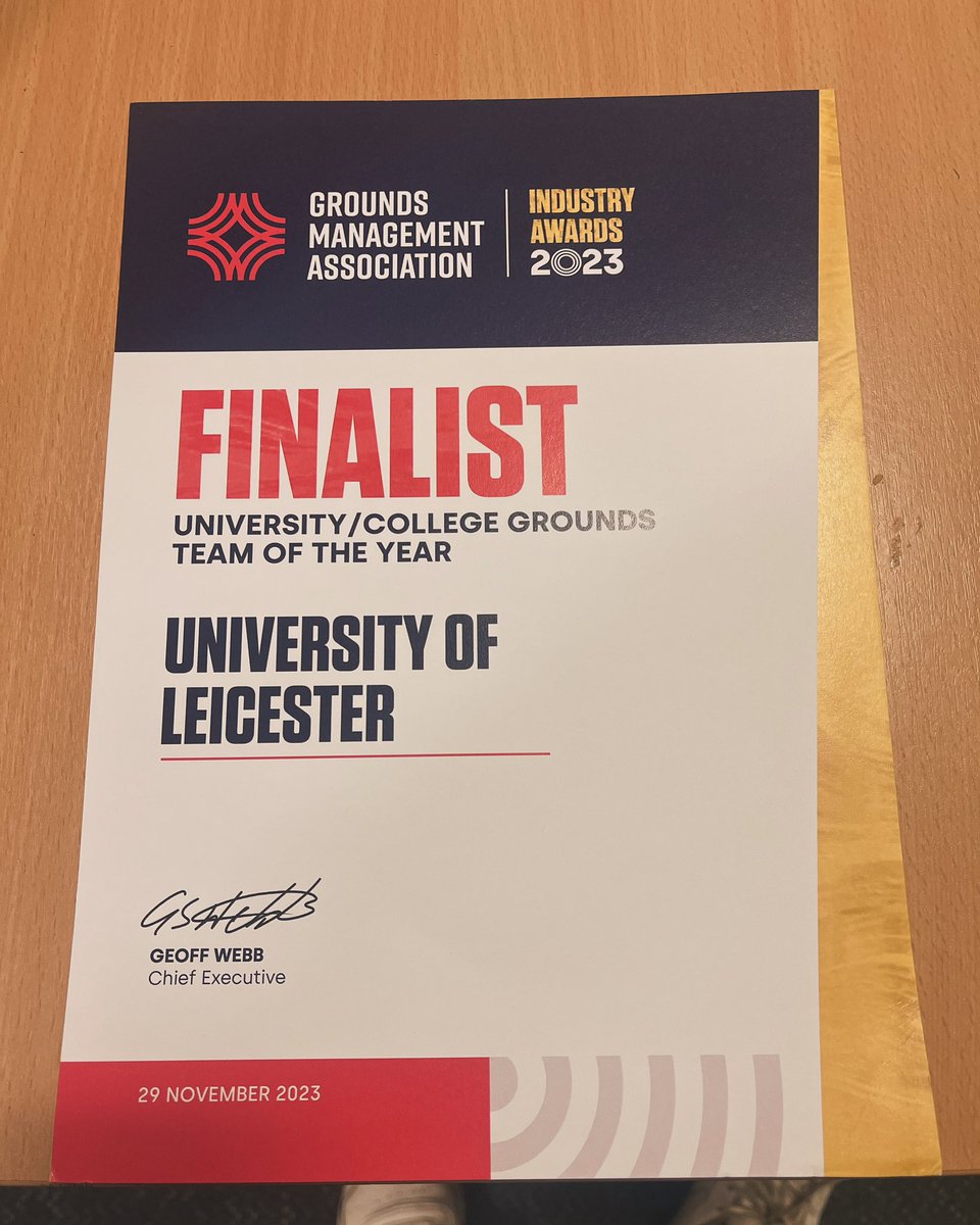 UOLGrounds's tweet photo. Nice to be back at work and find this on my desk this morning @SeanRodulson @martin_halsall #stevo #rewardingthehardwork #topteam @uniofleicester https://t.co/3GZplMtuFP